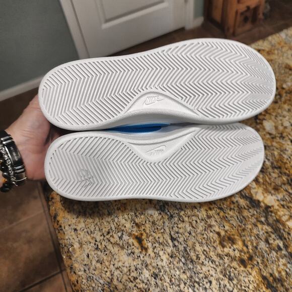Nike White & Blue Sneakers Mens Size 7 Model CQ9246-106 main image 11